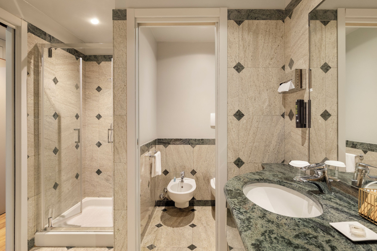 Bathroom 5, Living Hotel, Milano