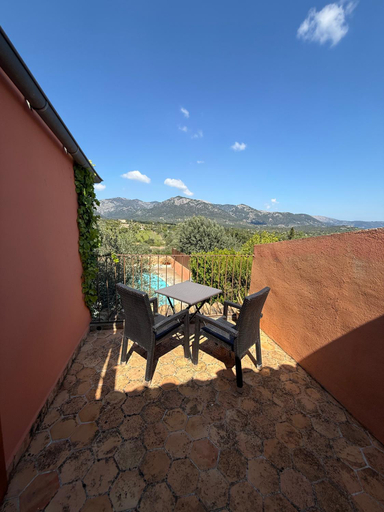 Others 5, Villa Moscari, Baleares