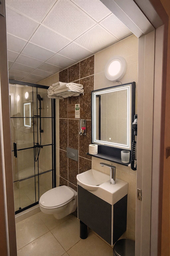 Bathroom 5, Hotel Kurban, Fatih