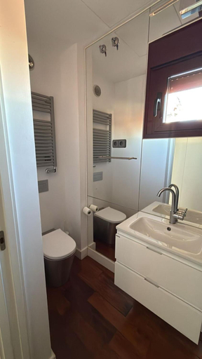 Bathroom 3, Apartamentos Libertad 24, Madrid