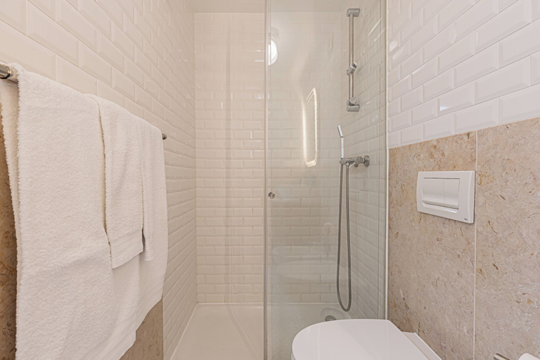 Bathroom 4, Barbadinhos Apartments in Lisbon Historic, Lisbon
