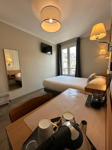 Bedroom 4, Hotel Bonsejour Montmartre, Paris