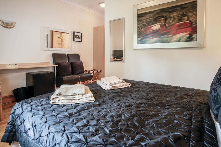 Bedroom 3, Rose Cottage - 3 Bed Cottage - New Hedges - Tenby, Pembrokeshire