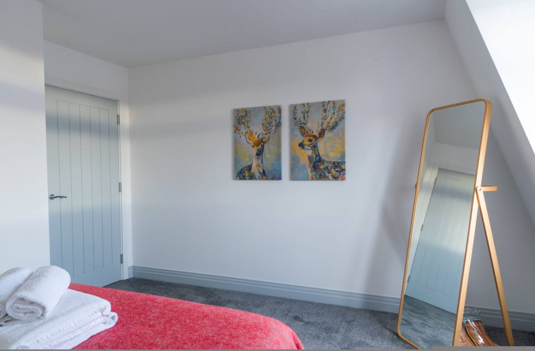 Room 5, Newly Refurbished 2 bed With Fantastic View, London