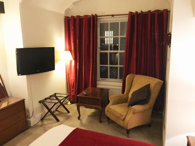 Others 5, The Lion Hotel, Cambridgeshire