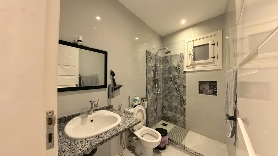 Bathroom 4, Villa golden life apartments, new property with pool access, Luxor