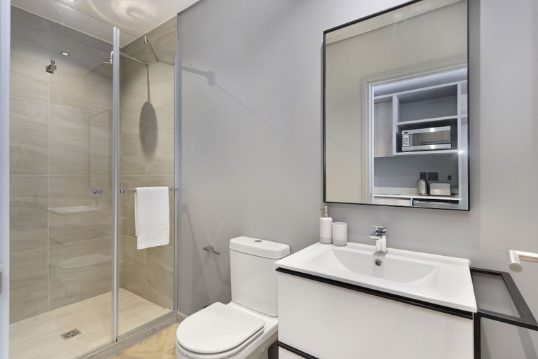 Bathroom, One Thibault 2003, City of Cape Town