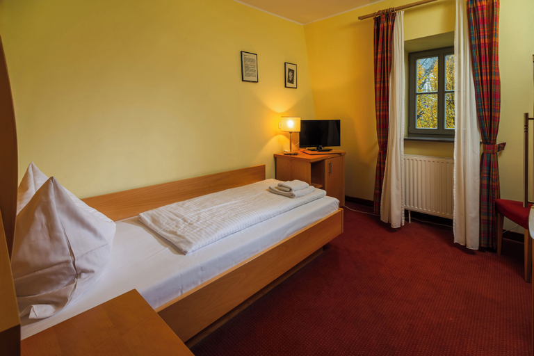 Bedroom 2, Erbenhof, Weimar