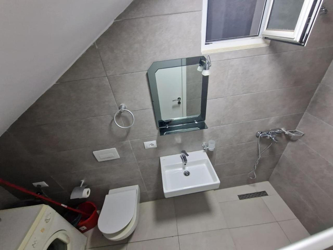 Bathroom, Sea view apartment Saranda, Sarandës