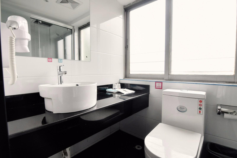Bathroom, Pi · Hotel (Nanhu Branch Road, Jiujiang Railway Station), Jiujiang