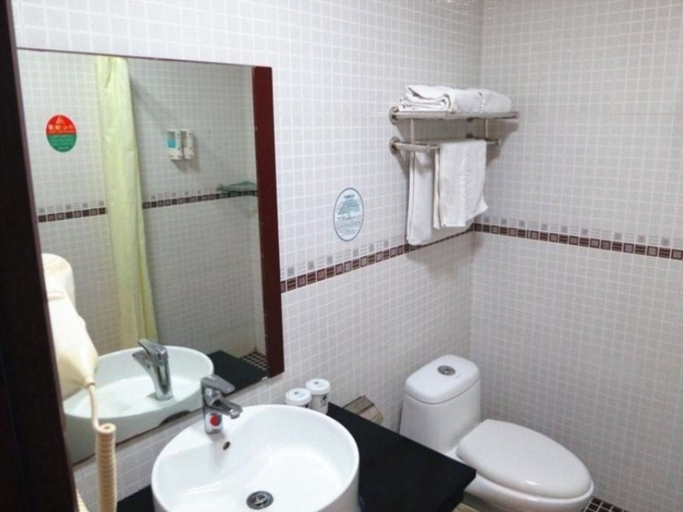Bathroom, Green Tree Inn Haikou Chengmai County Chengmai Old Town, Hainan