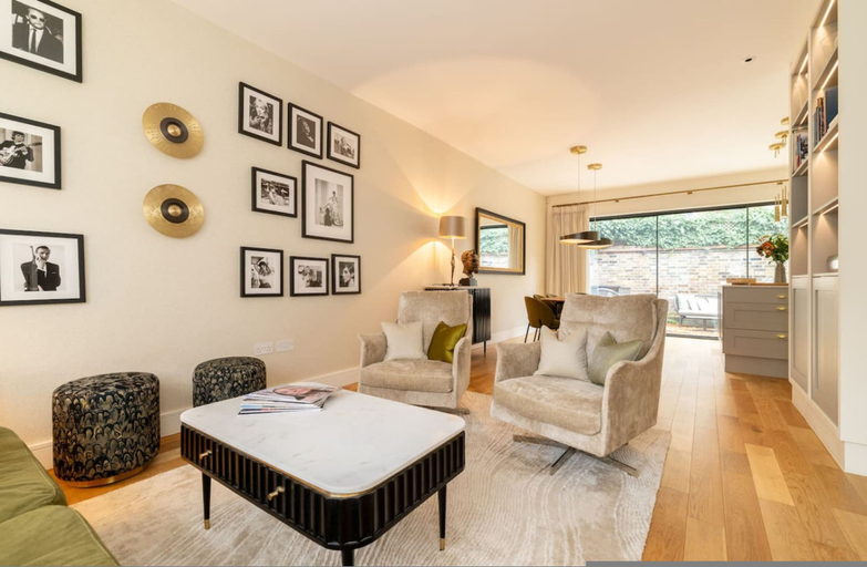 Room 2, Your Zen - 2 Bedroom Mews House in Notting Hill, London