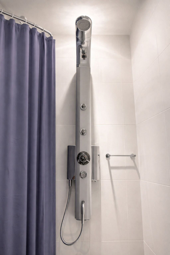 Bathroom 5, Lotus Center Inn, Attica
