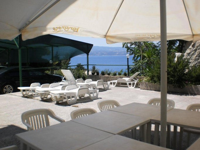 Food & Drinks, Apartments Nemira, Omiš