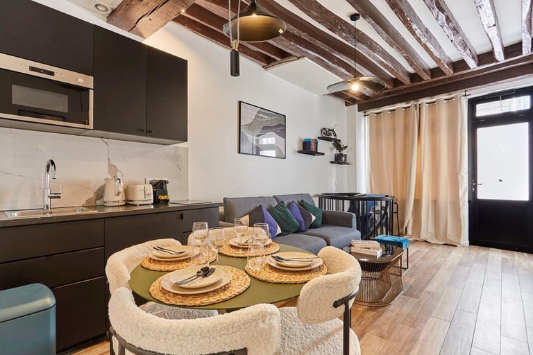 Others 1, Duplex in the center of Paris, Paris