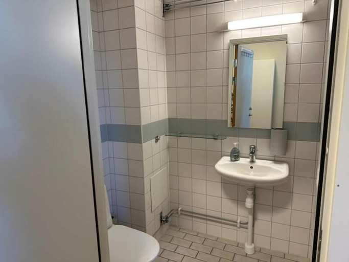 Bathroom, Söderåsen Airport Hotel, Klippan