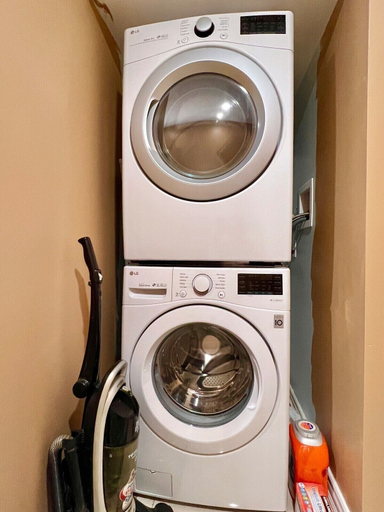 Bathroom 5, Cozy Home Near Transit & Hillcrest Mall with Free Parking, York
