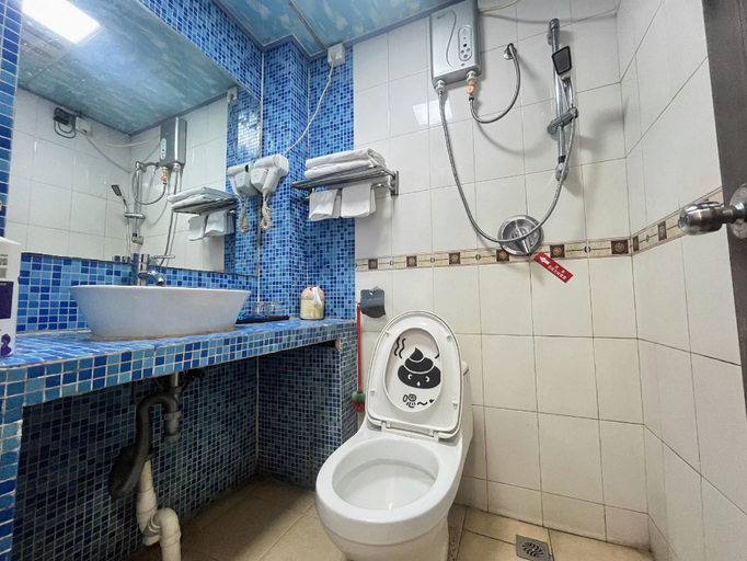 Bathroom 3, Xincaizi Guesthouse Dongguan, Dongguan