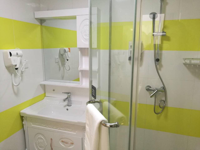 Bathroom 3, 7 Days Inn Danyang Railway Station Wuyue Plaza, Zhenjiang