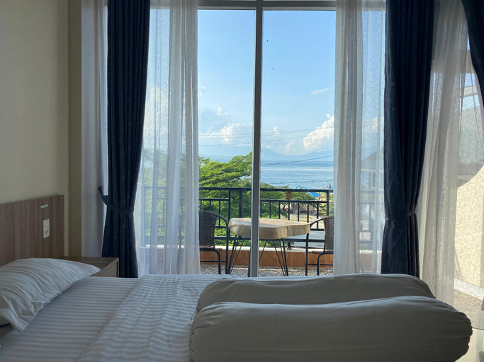 Others, Lago Hotel and Resto, Toba