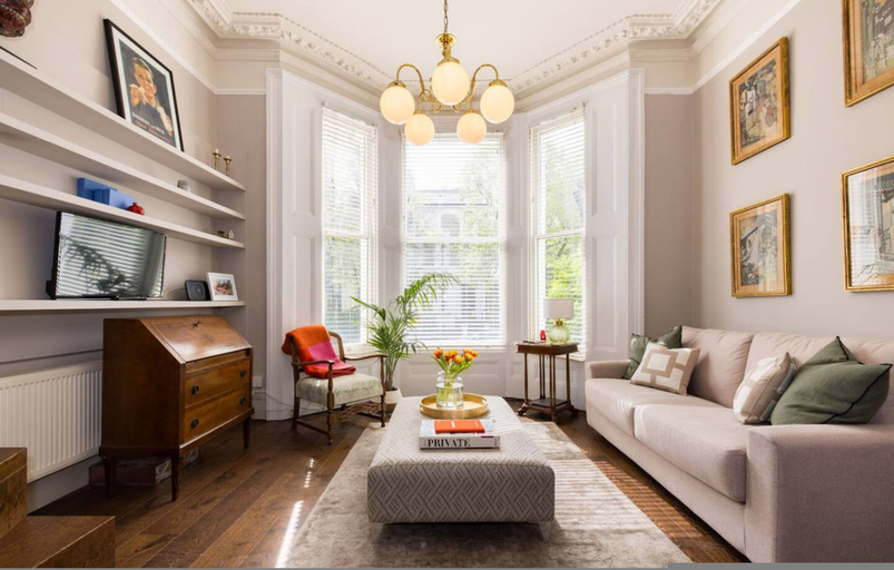 Room 5, Victorian Blush 1BR Near Portobello Notting Hill, London