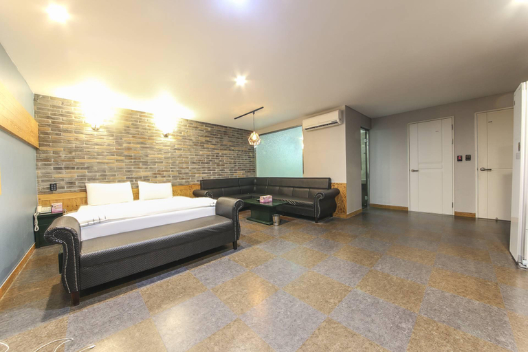 Bedroom 4, Daegu Pyeongni-dong J, Buk