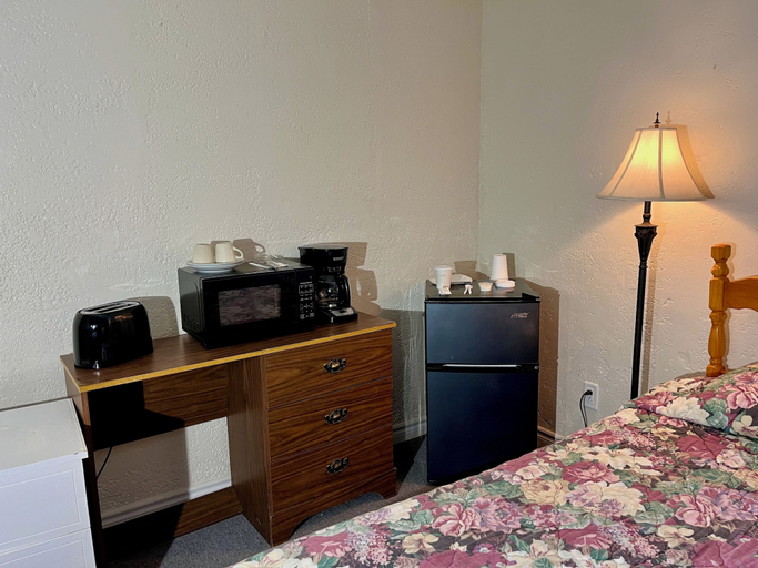 Room 4, Bennett Lodge, Division No. 9