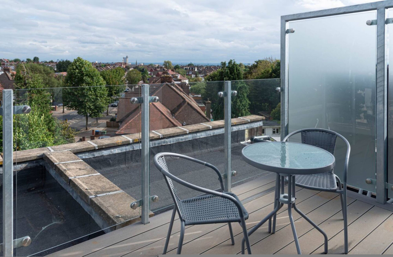 Room 2, Newly Refurbished 2 bed With Fantastic View, London