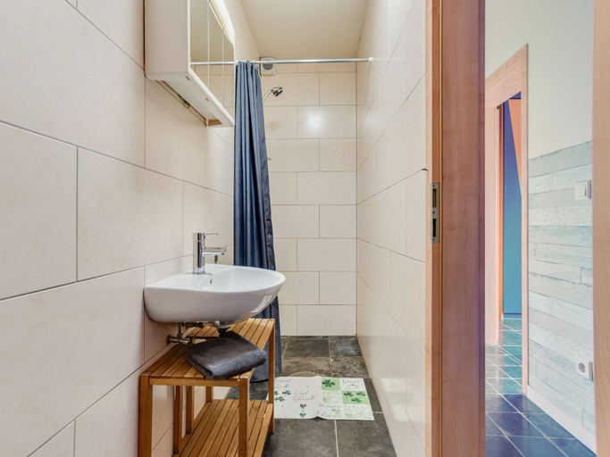 Bathroom 4, Inviting Holiday Home in Winterberg-Hildfeld near Ski Slopes, Hochsauerlandkreis