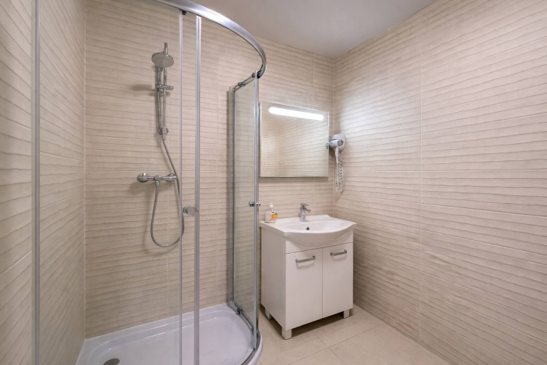 Bathroom 3, Hotel Mazowiecki WOW, Mińsk