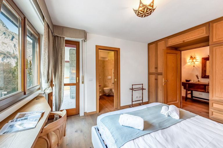 Room 2, Charming Apartment Close to Cableway, Aosta