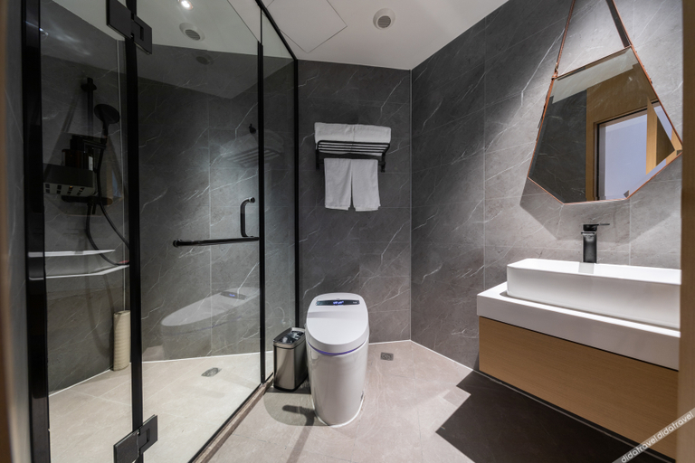 Bathroom 3, Madison Hotel Jinan Railway Station Daguan Garden, Jinan