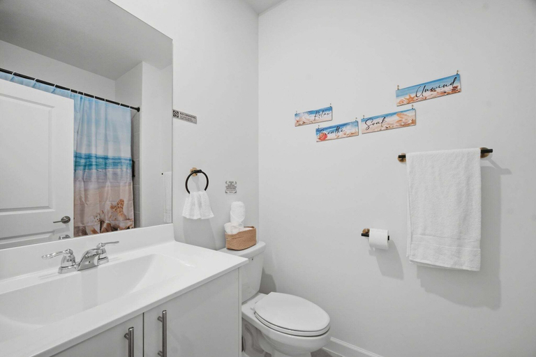 Bathroom 5, Everglades & Florida Keys Basecamp 4 Bedroom Townhouse, Miami-Dade