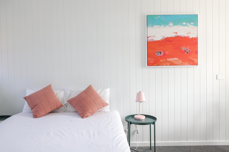 Bedroom 2, Harbour View Motel, Robe