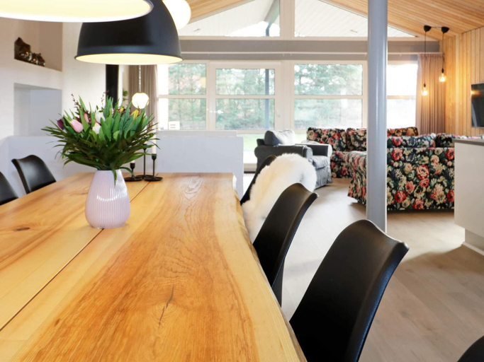 Others 4, 5 Star Holiday Home in Hadsund, Mariagerfjord