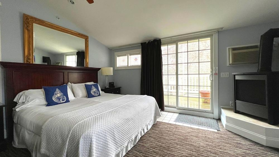 Bedroom 3, Crowne Pointe Historic Inn Adults Only, Barnstable