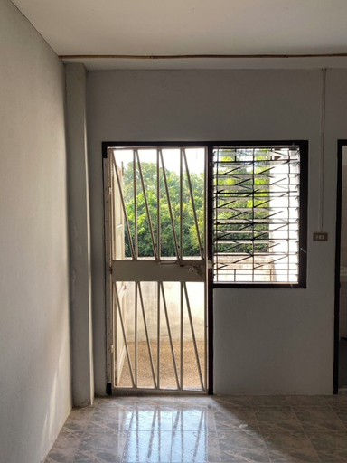 Interior 5, only fan guesthouse, Pathiu