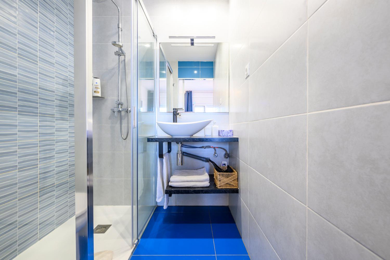 Bathroom 5, Habitacions Cau del Llop, Girona