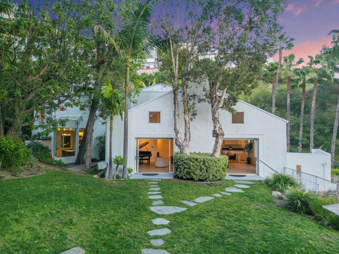 Exterior & Views 2, Rising Glen, Los Angeles