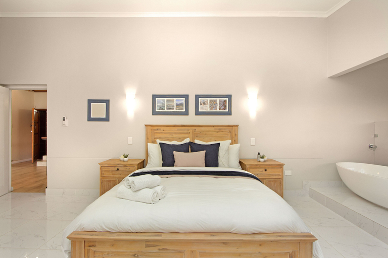 Bedroom 2, Zaria Sun Penthouse, City of Cape Town
