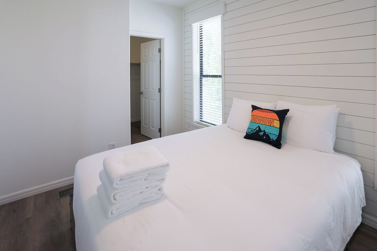 Bedroom 3, Village Camp Flagstaff, Coconino