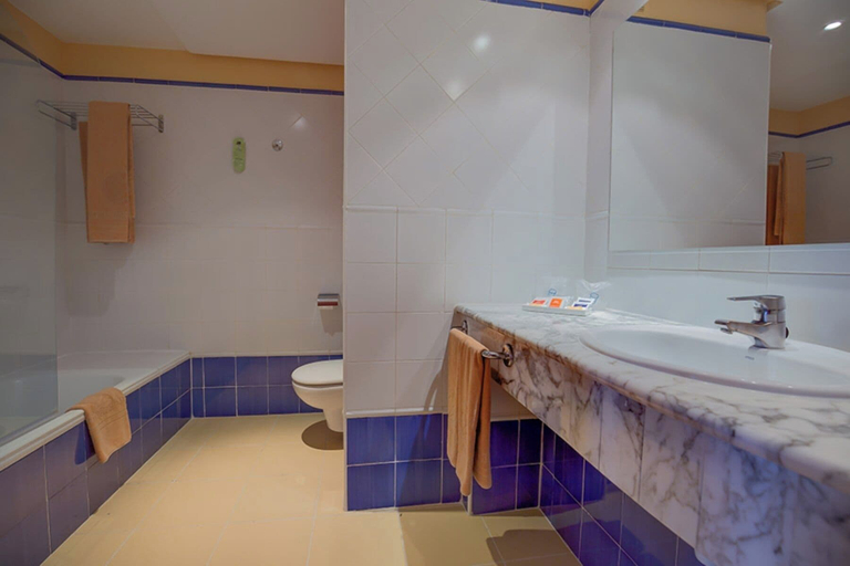 Bathroom 5, SBH Costa Calma Beach Resort, Las Palmas