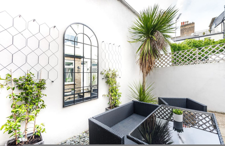 Room 3, Clapham Calm 2 Bedroom Flat With Garden, London