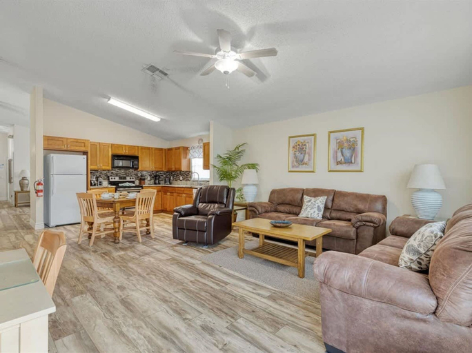 Room 4, Villa Minutes From Disney 4bd 3Bt Private Pool Games, Polk