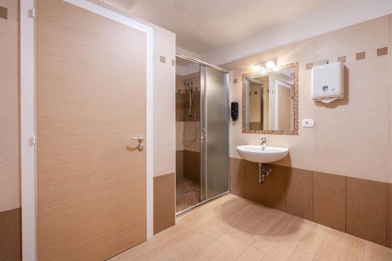 Bathroom 5, Angelini, Trento