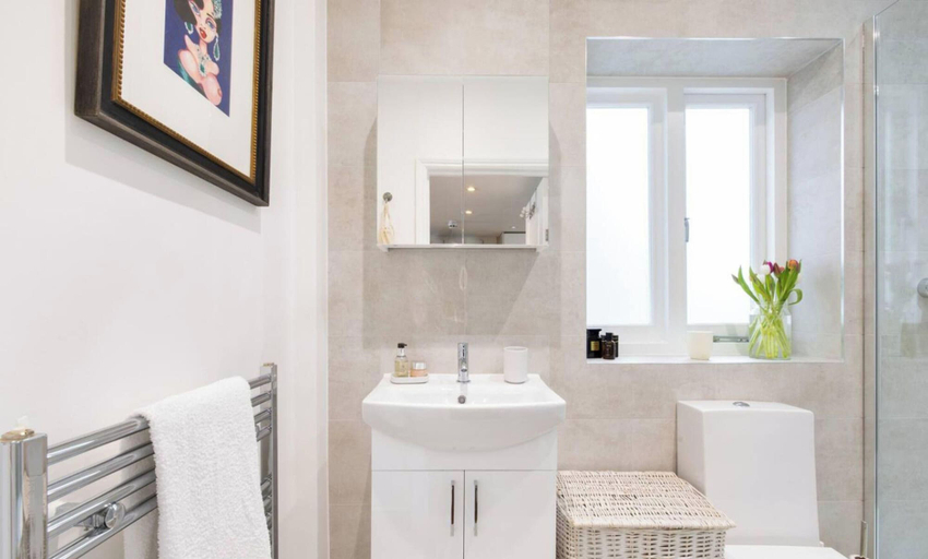 Room 3, Victorian Blush 1BR Near Portobello Notting Hill, London