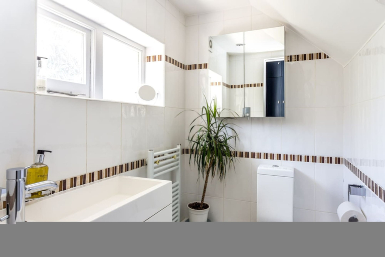 Room 4, The Blue Grove Nook - 1 Bedroom, London