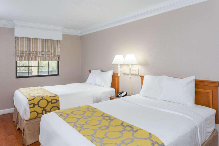 Bedroom 2, Casa Bella Inn and Suites, Leon