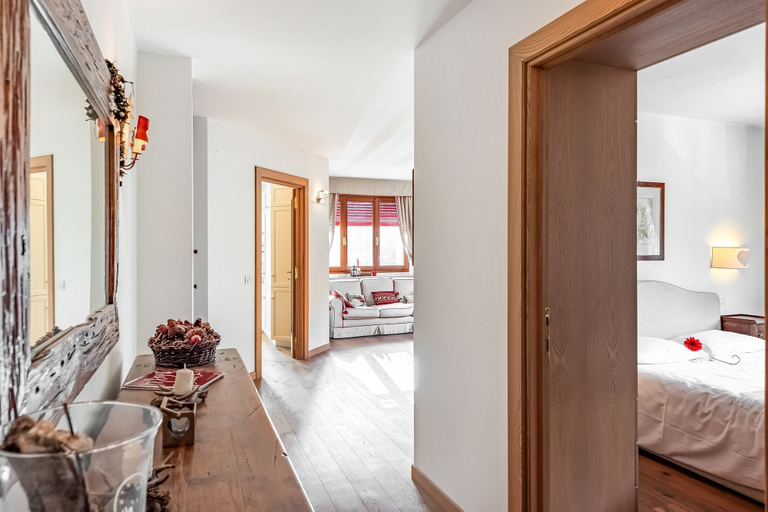 Room 4, Charming Apartment Close to Cableway, Aosta