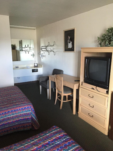 Bedroom 2, The Kinder Inn, Allen